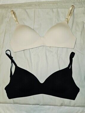 Victoria's Secret 32DD Nude & Black T-Shirt Bra Lightly Lined Wireless Like New